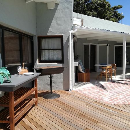 Livesey Lodge Guest House Hermanus Esterno foto