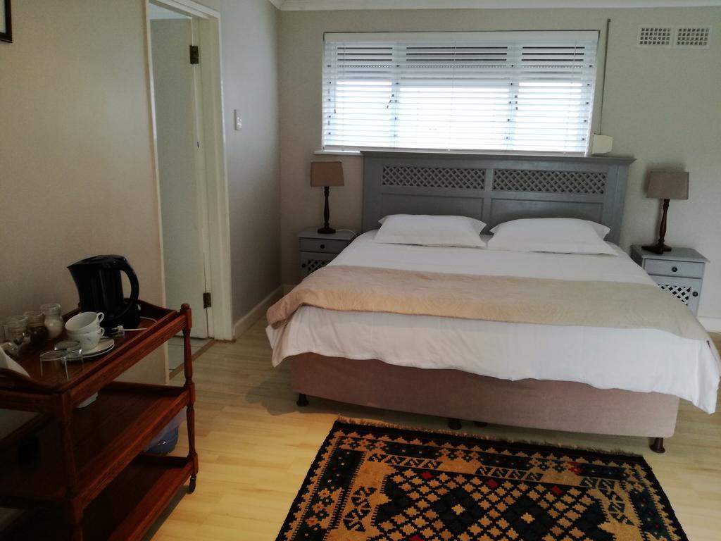 Livesey Lodge Guest House Hermanus Camera foto